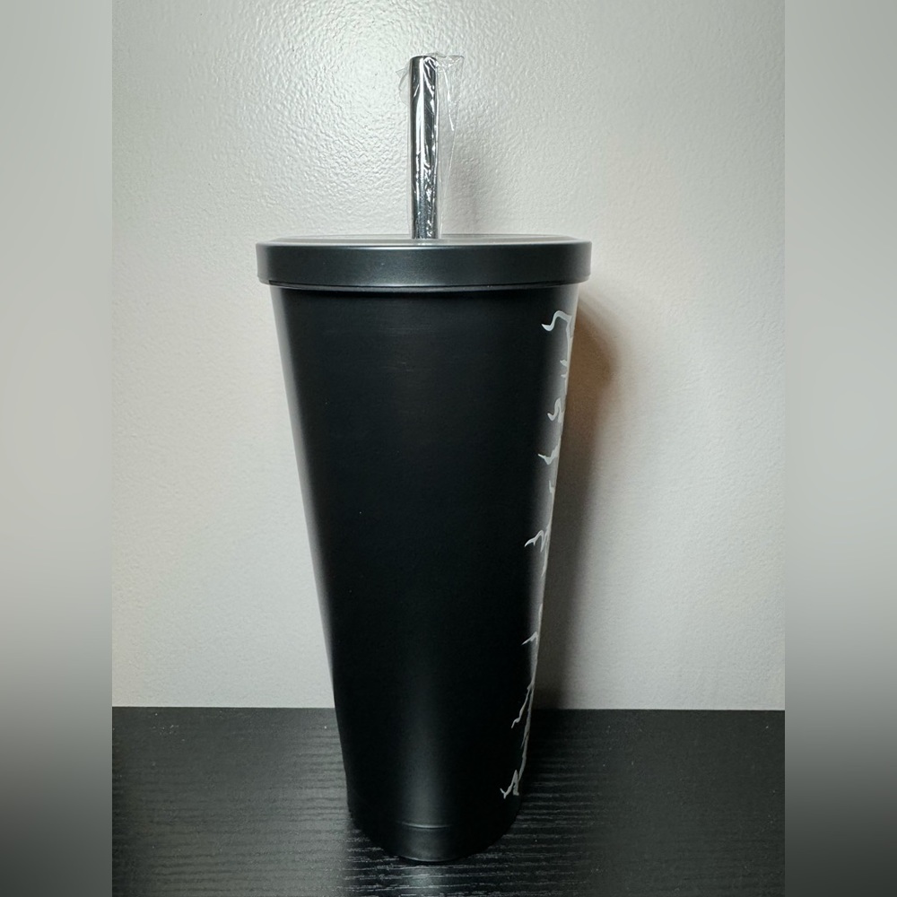 ✨🆕 HTF Dolls Kill Black & White Exclusive Tumbler - Picture 4 of 11